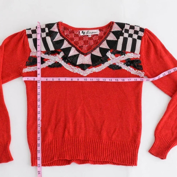 Vintage L.L. European Red with Black & White Beaded V-neck Knit Sweater Size 38 - Picture 4 of 12
